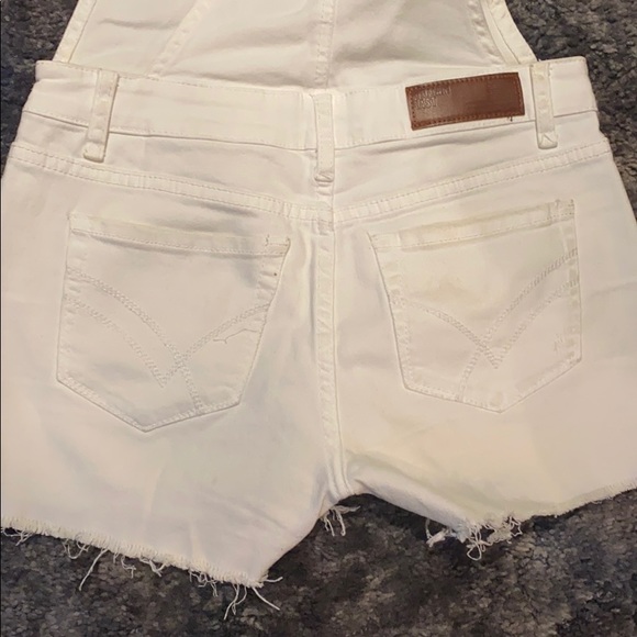 White short overalls - Picture 6 of 6